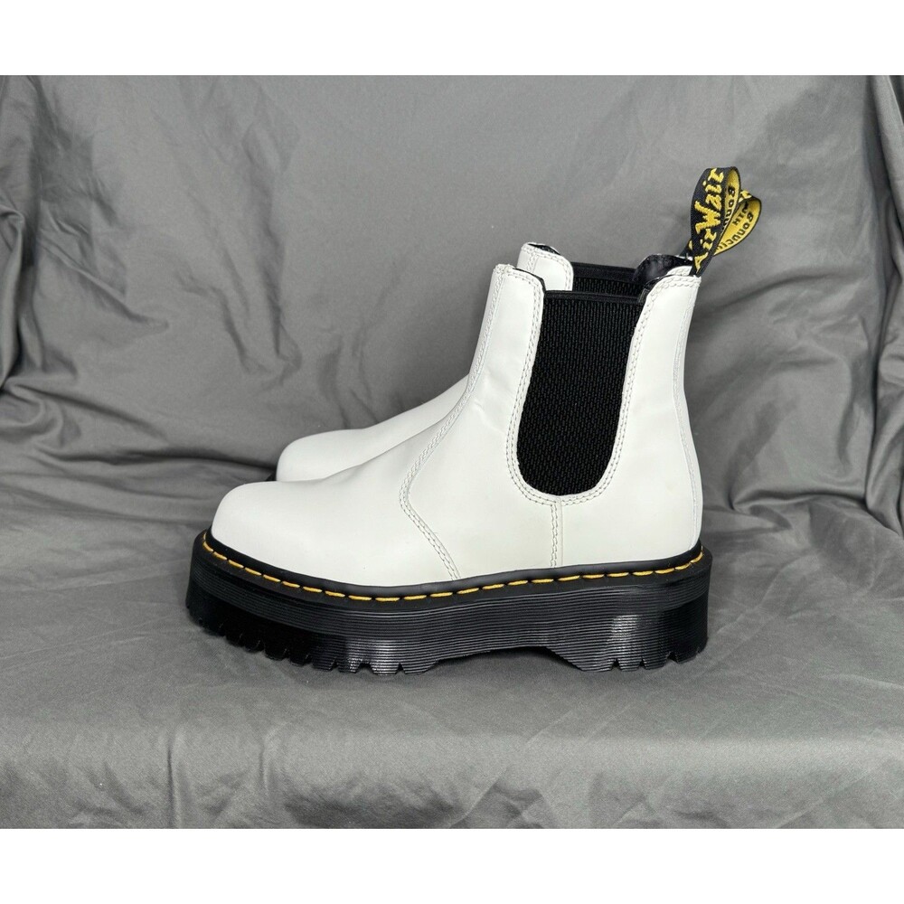 NWOB DR. MARTENS 2976 Quad Chelsea Platform White Boots Unisex Adult US Sz M7/W8